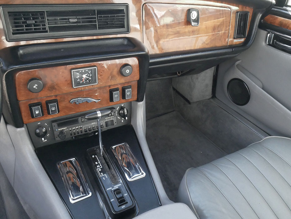 Jaguar Sovereign HE XJ12 5.3