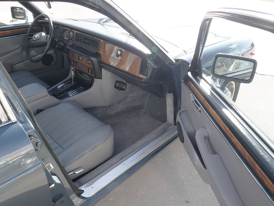 Jaguar Sovereign HE XJ12 5.3