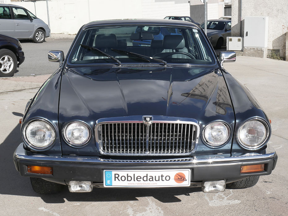 Jaguar Sovereign HE XJ12 5.3