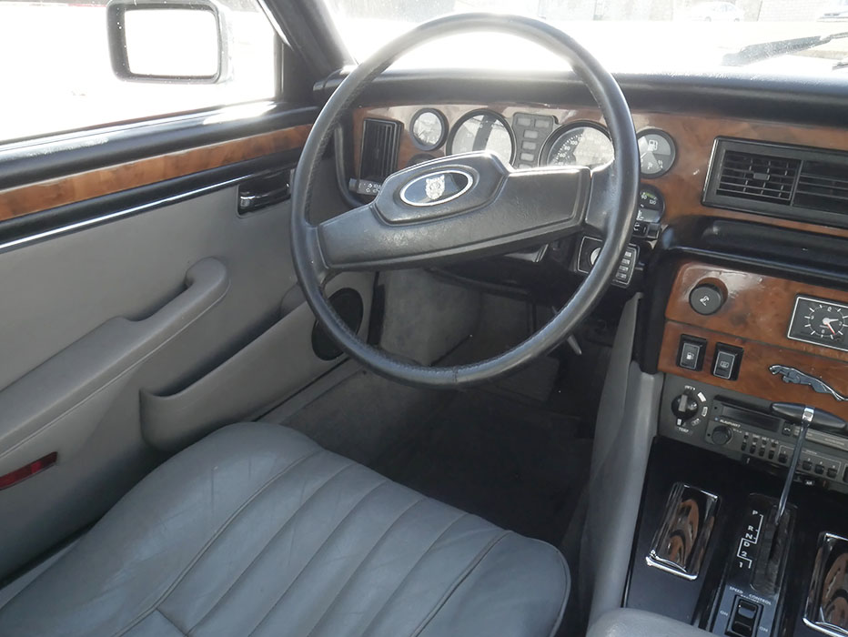 Jaguar Sovereign HE XJ12 5.3