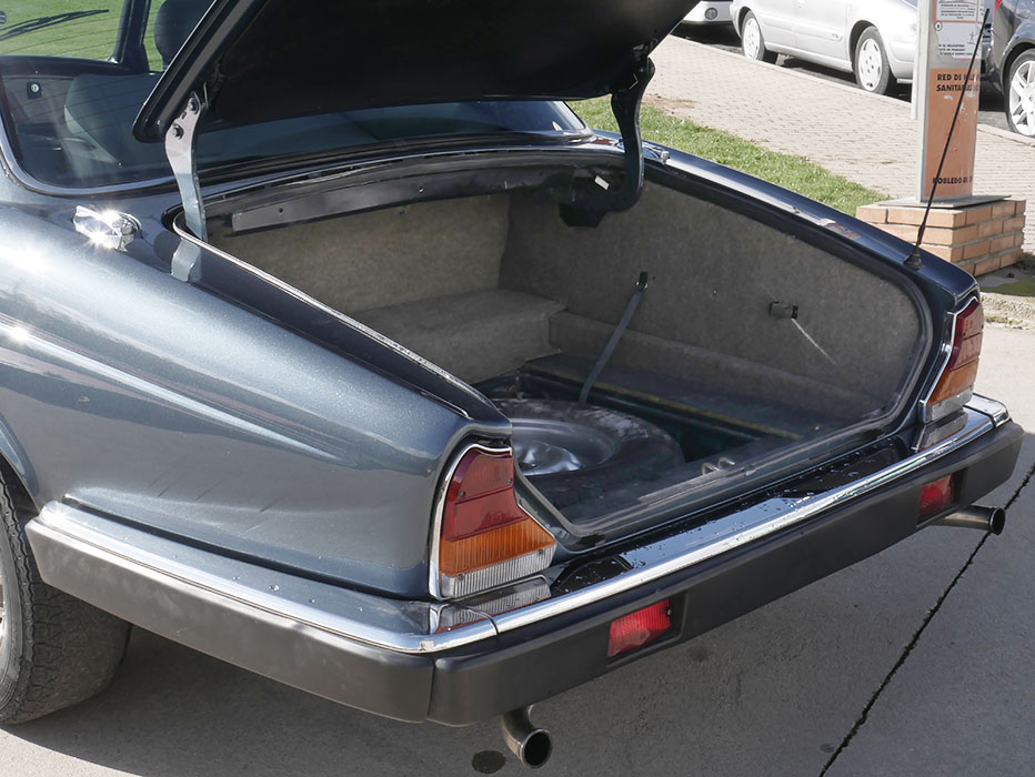 Jaguar Sovereign HE XJ12 5.3