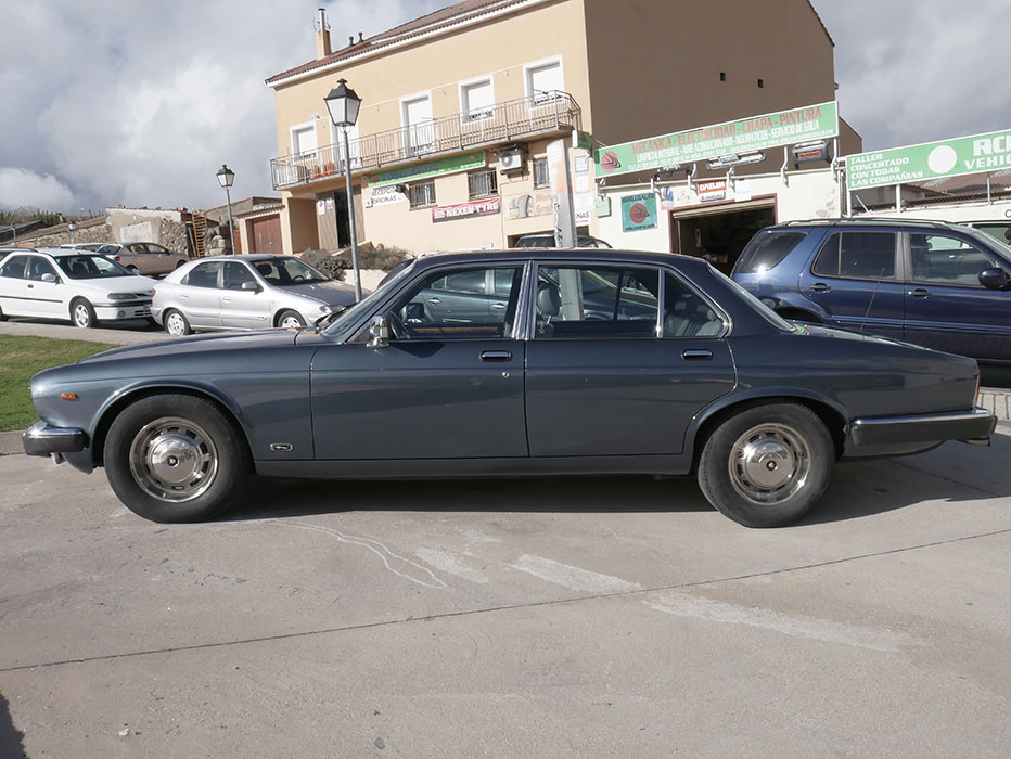 Jaguar Sovereign HE XJ12 5.3