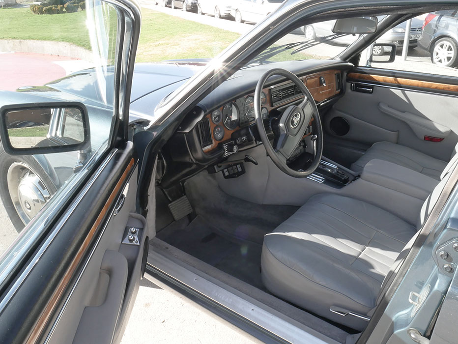 Jaguar Sovereign HE XJ12 5.3