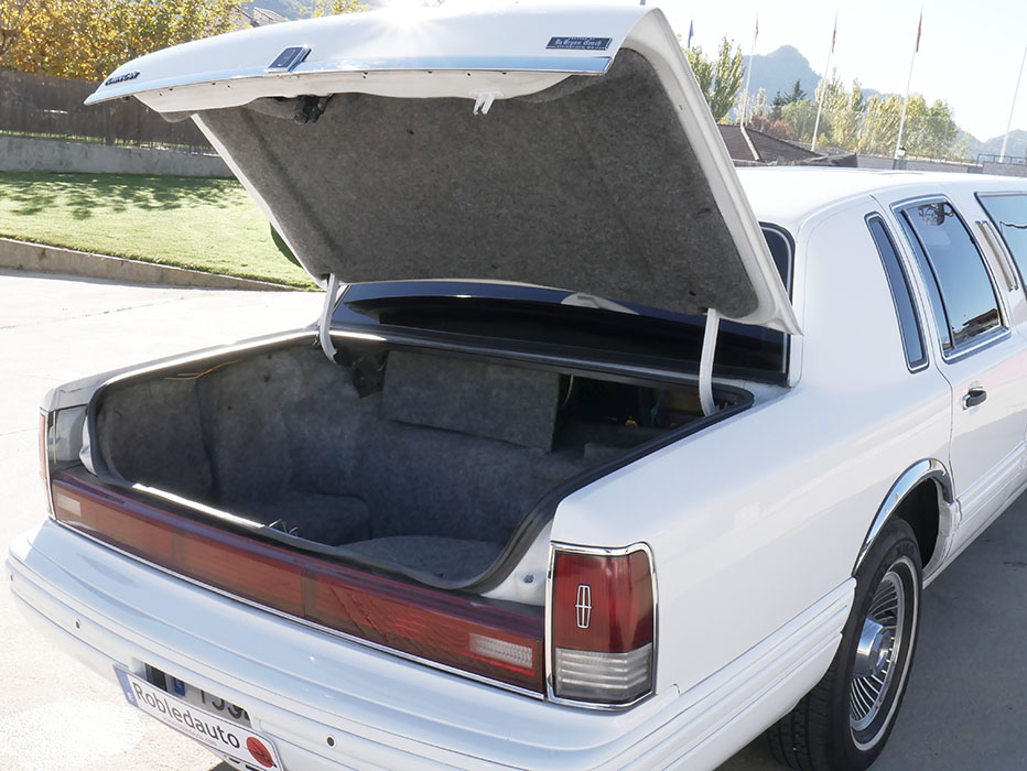 Ford Lincoln Town Car Limusina