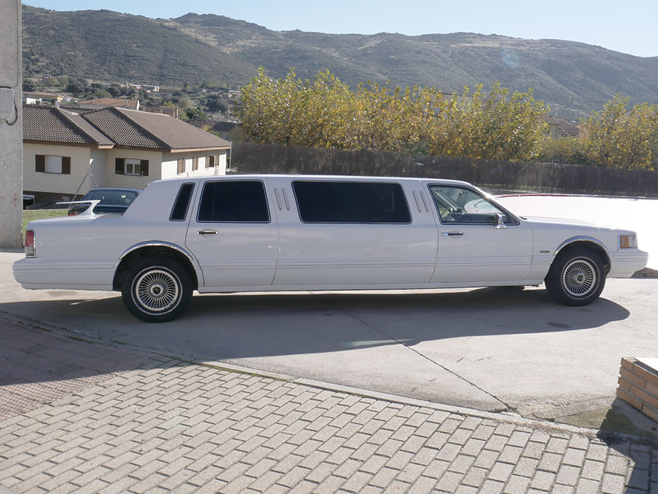 Ford Lincoln Town Car Limusina