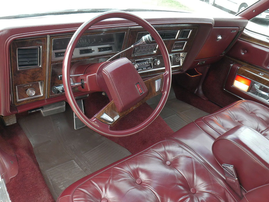 OldsMobile Ninety-Eight 98 Regency 5.0 V8