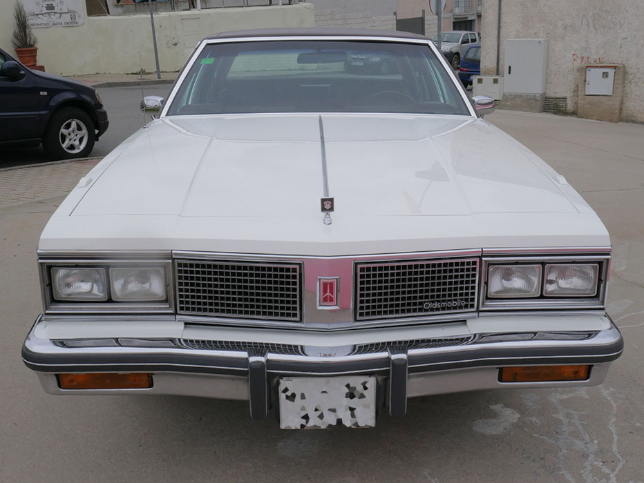 OldsMobile Ninety-Eight 98 Regency 5.0 V8