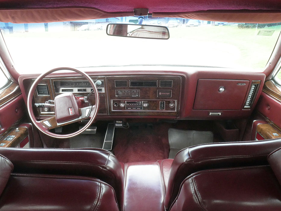 OldsMobile Ninety-Eight 98 Regency 5.0 V8
