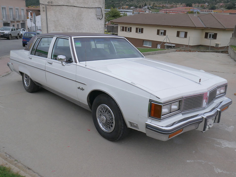 OldsMobile Ninety-Eight 98 Regency 5.0 V8