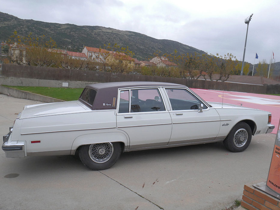 OldsMobile Ninety-Eight 98 Regency 5.0 V8