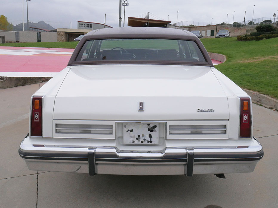 OldsMobile Ninety-Eight 98 Regency 5.0 V8