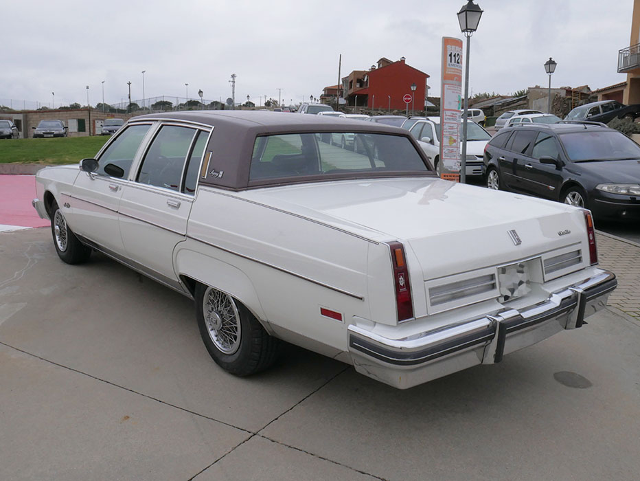 OldsMobile Ninety-Eight 98 Regency 5.0 V8