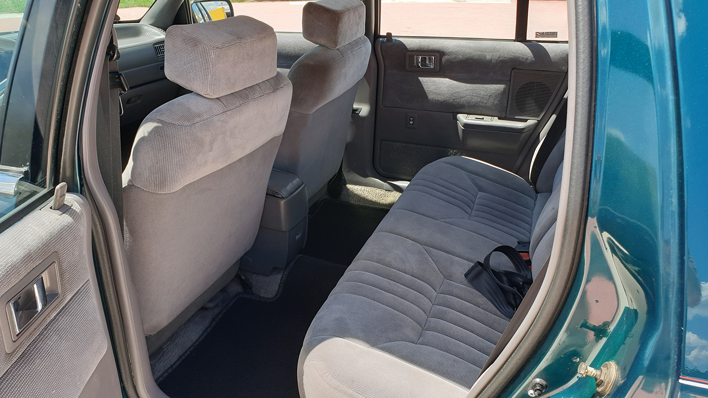 Chrysler Saratoga V6 LE