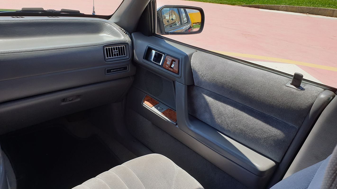 Chrysler Saratoga V6 LE