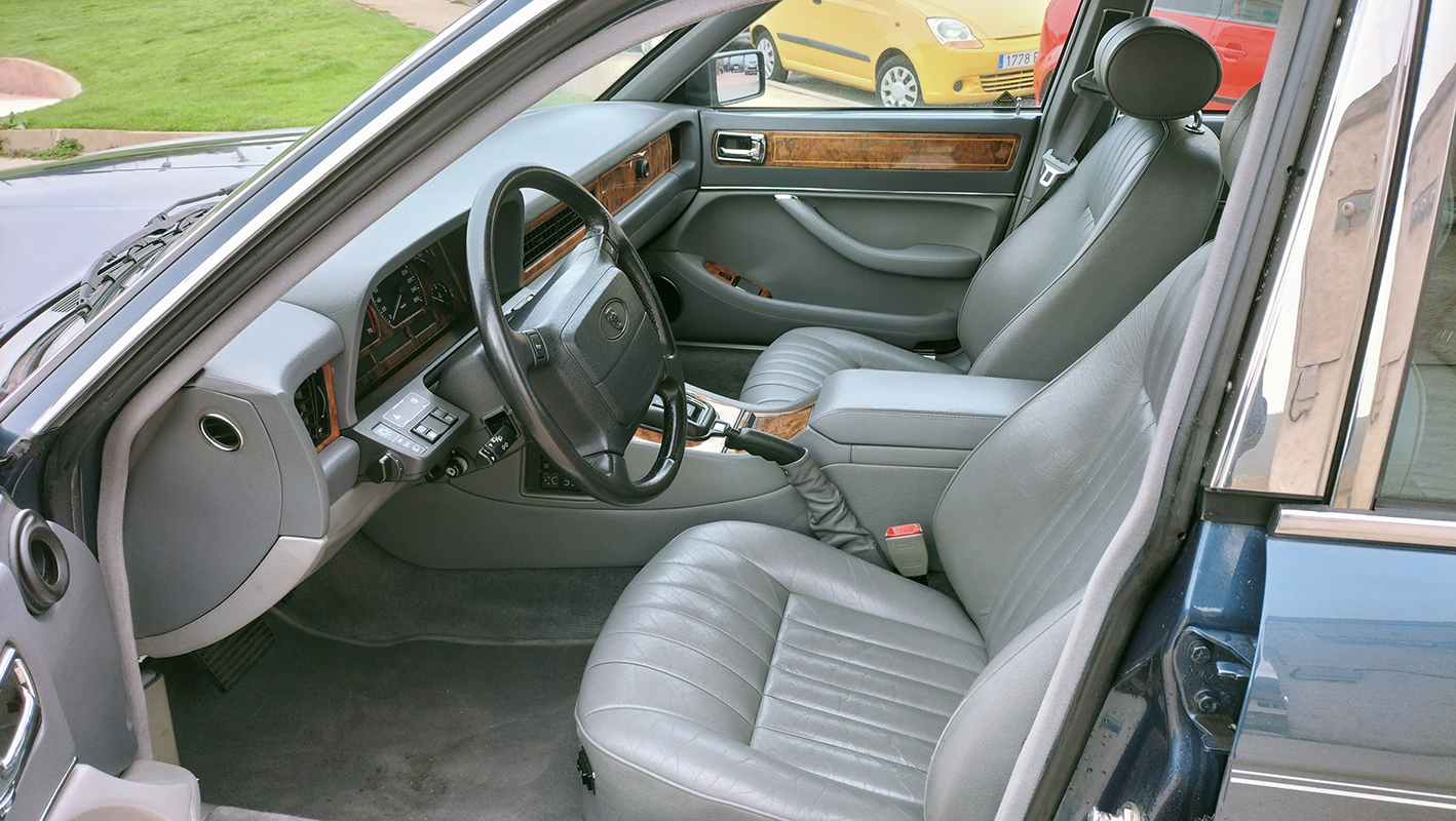 Jaguar Sovereign XJ6 3.2