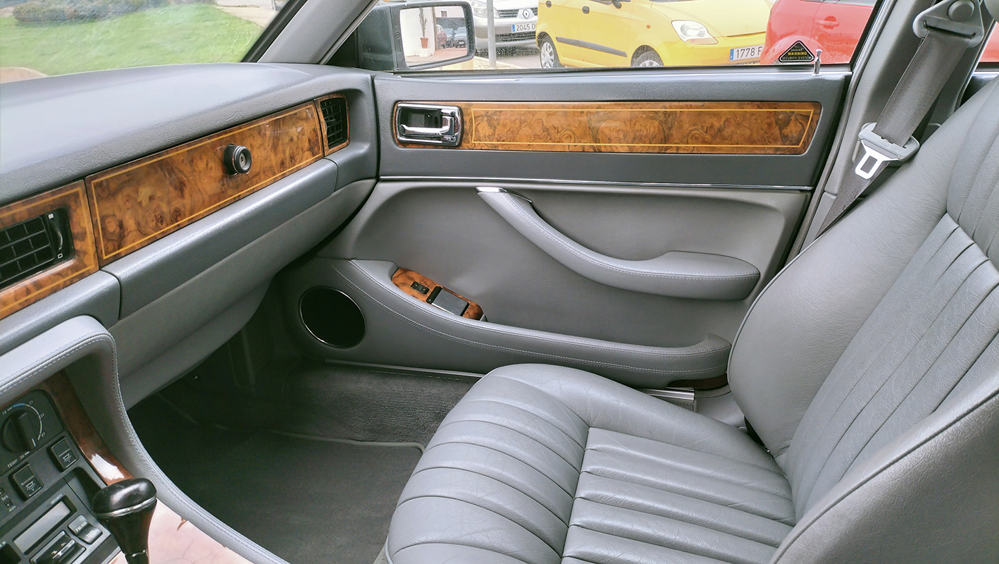 Jaguar Sovereign XJ6 3.2