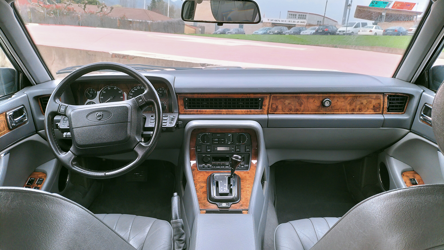 Jaguar Sovereign XJ6 3.2