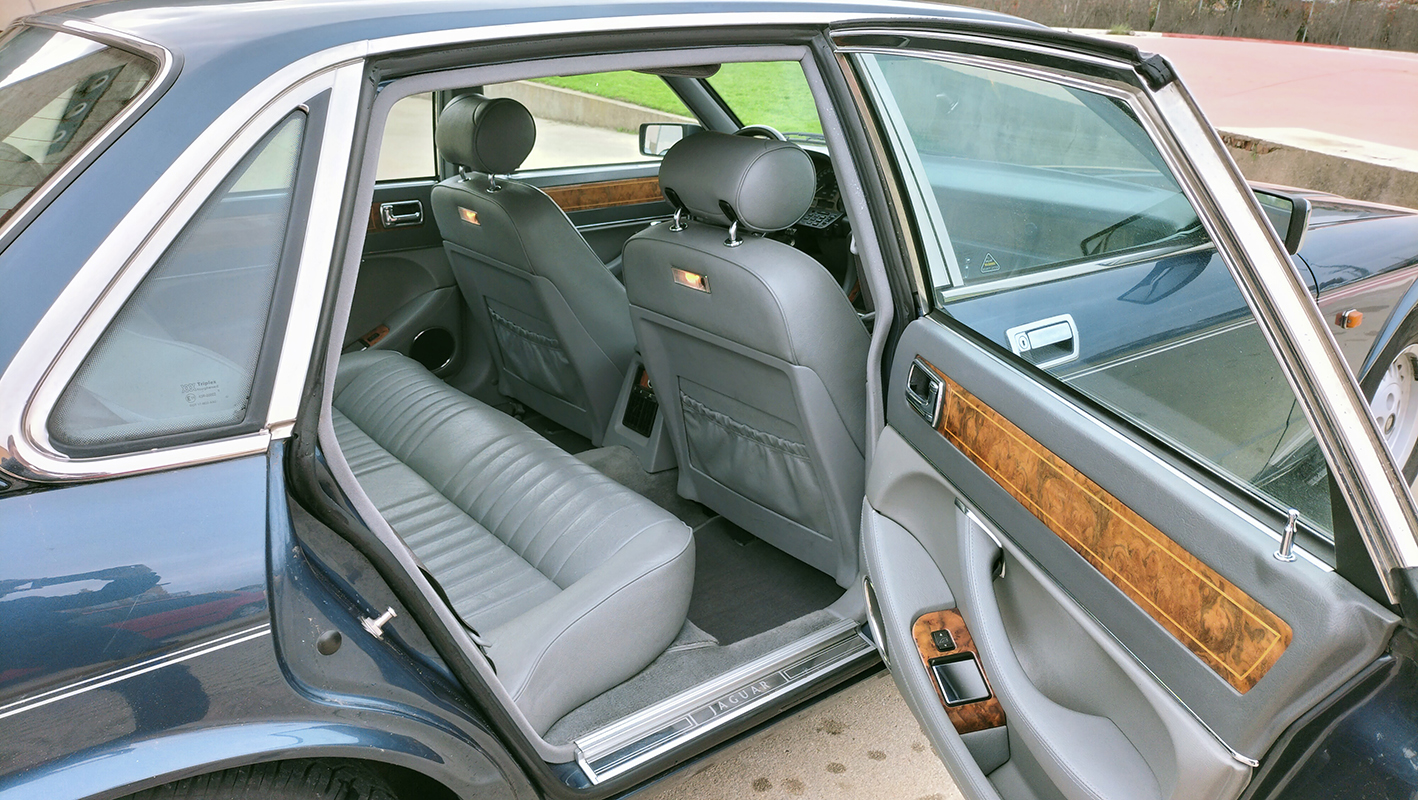 Jaguar Sovereign XJ6 3.2