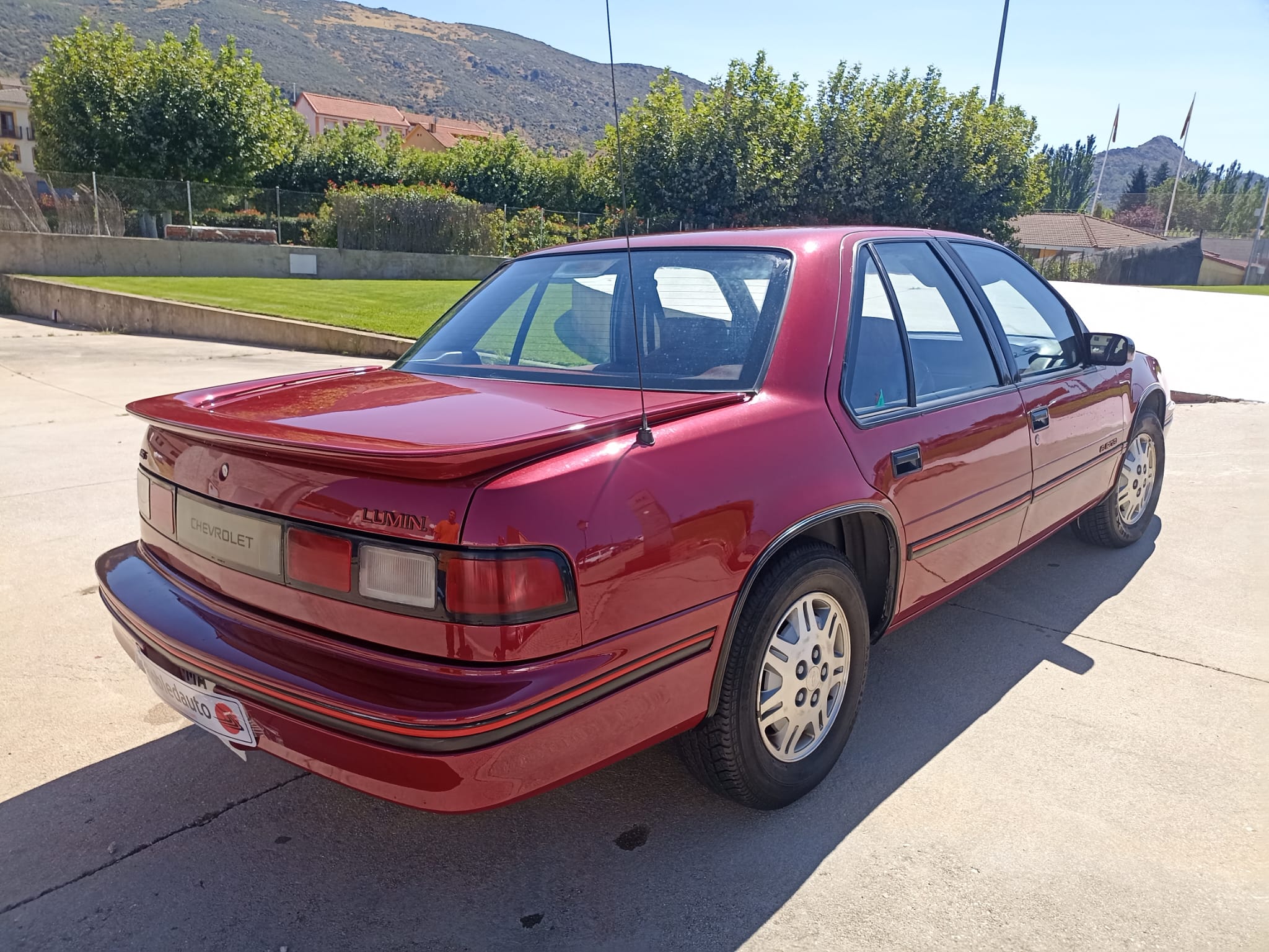 Chevrolet Lumina Sedan