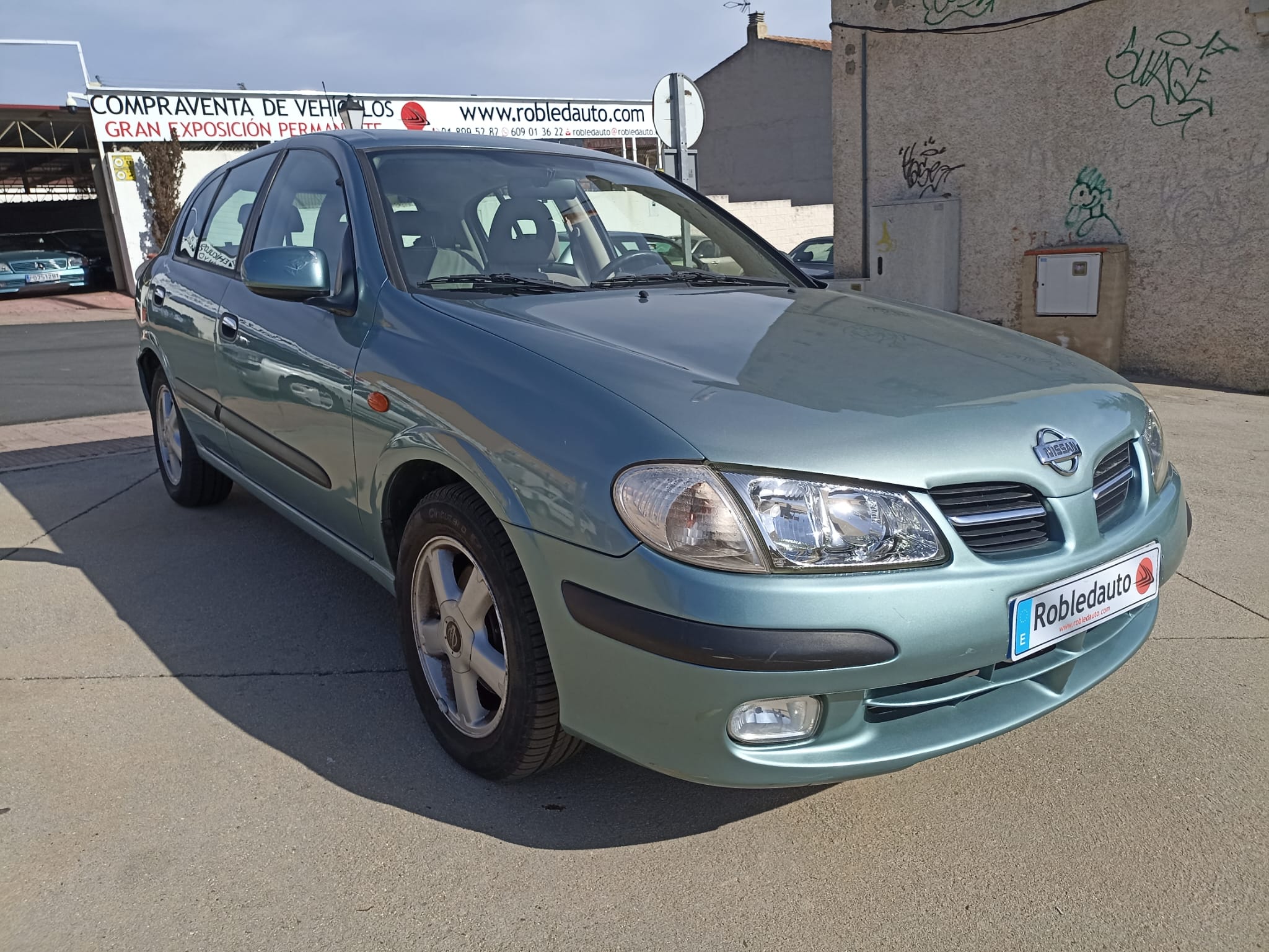 Nissan Almera – 2001