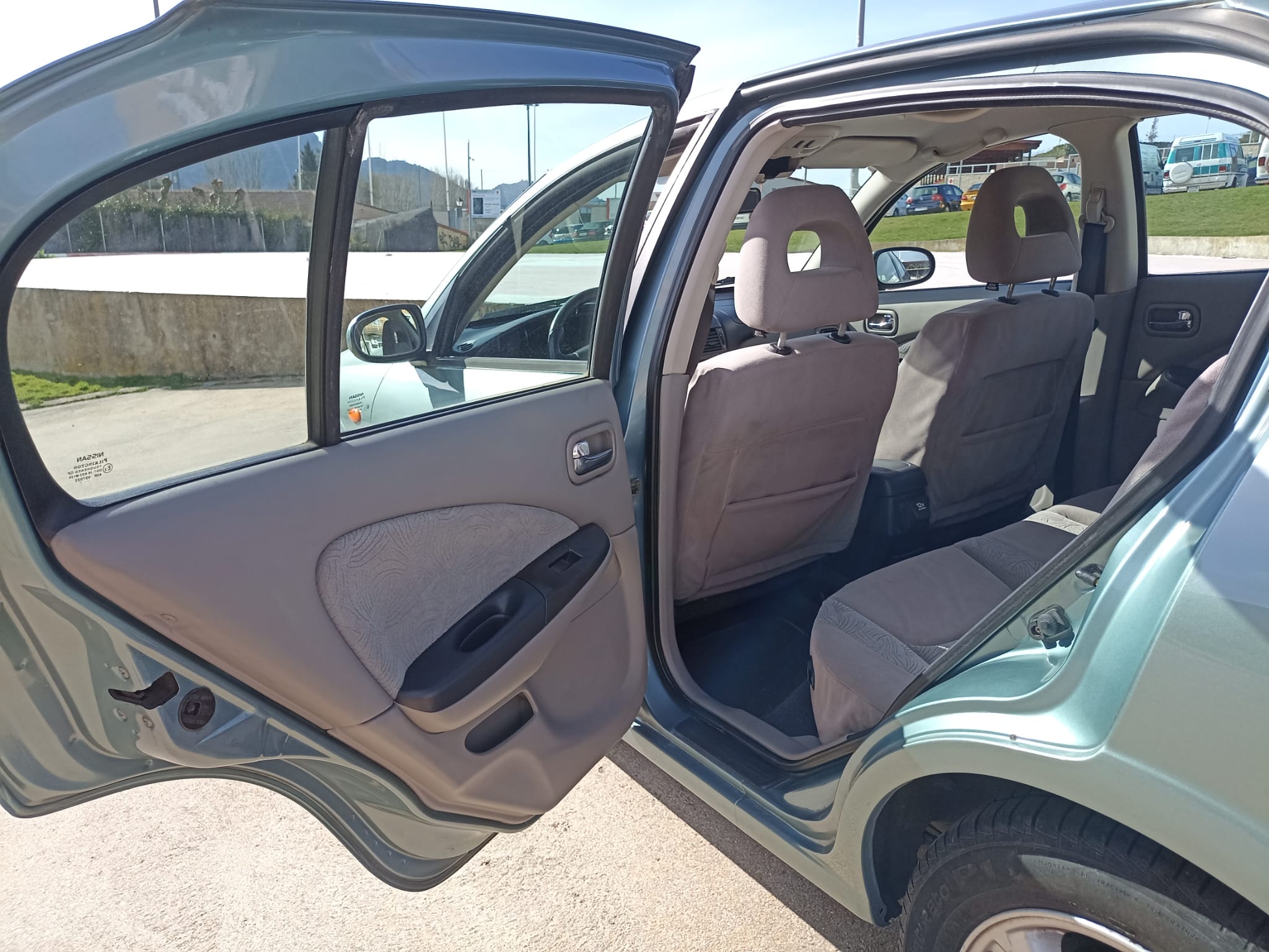 Nissan Almera – 2001