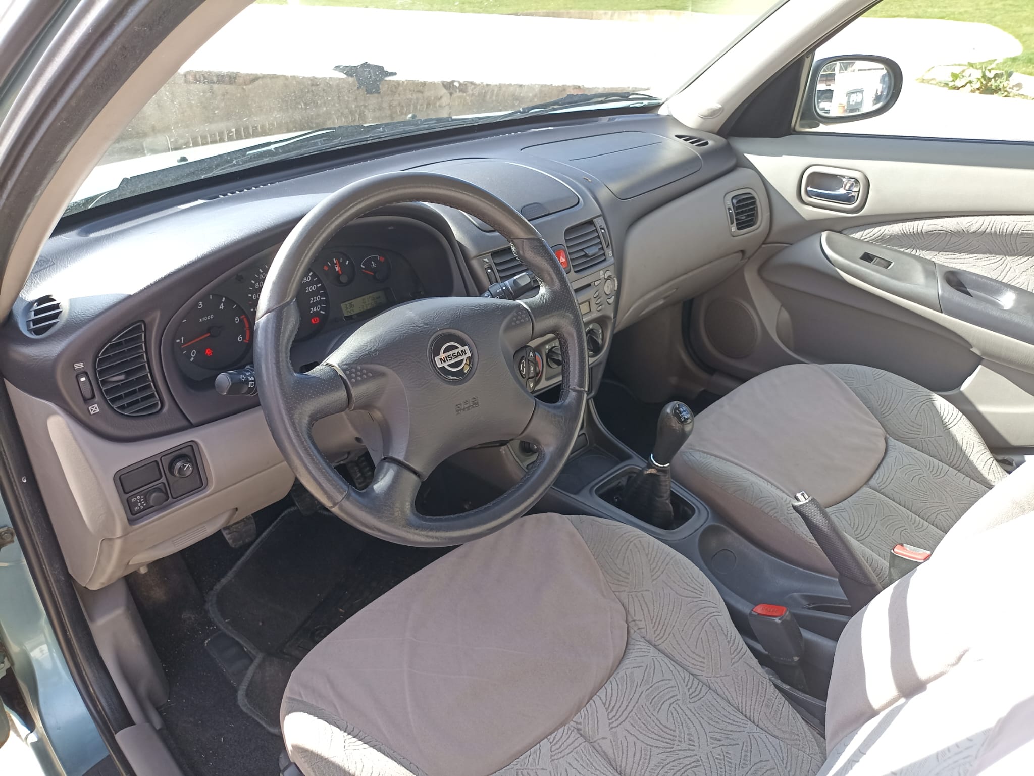 Nissan Almera – 2001