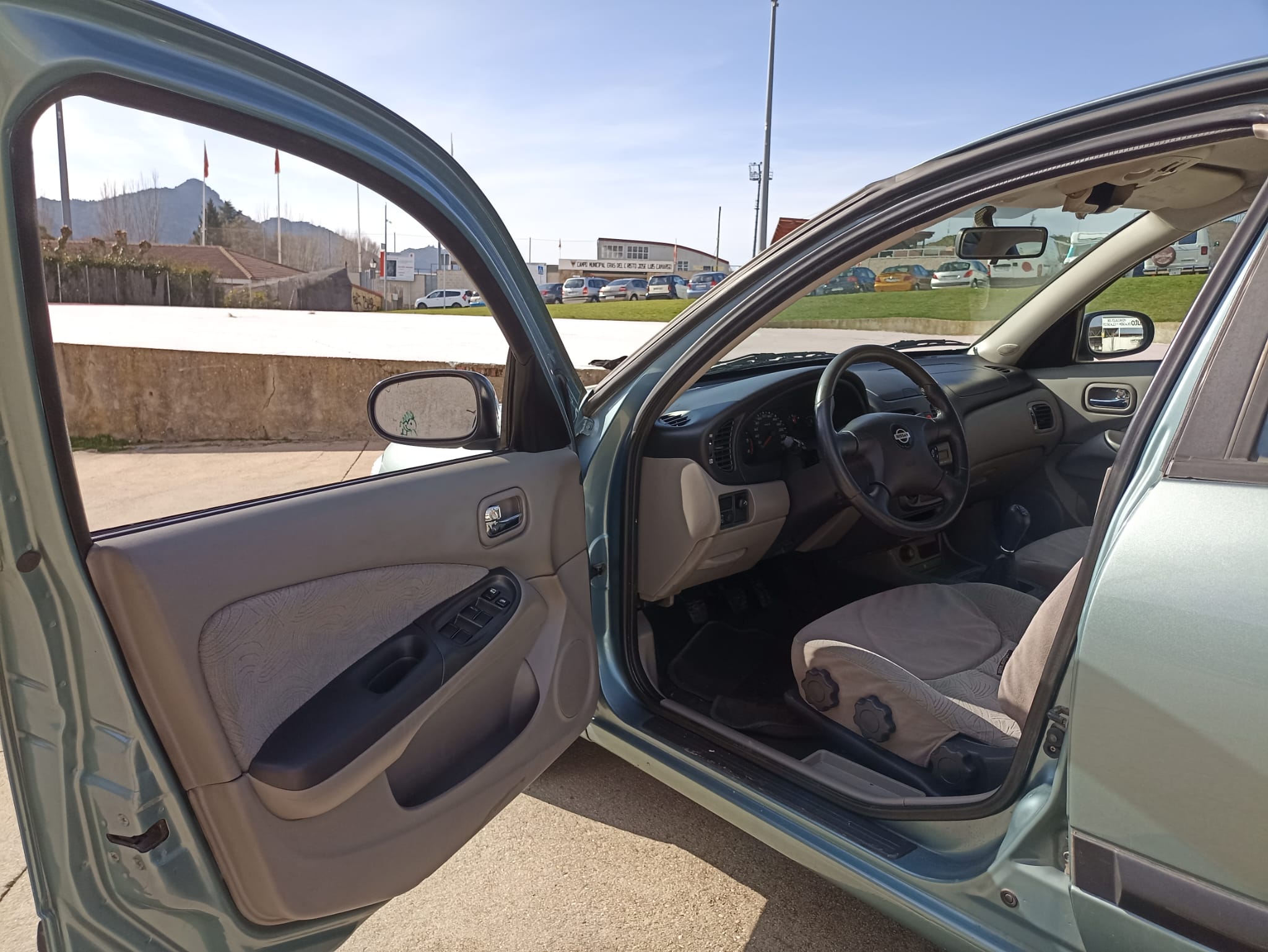 Nissan Almera – 2001