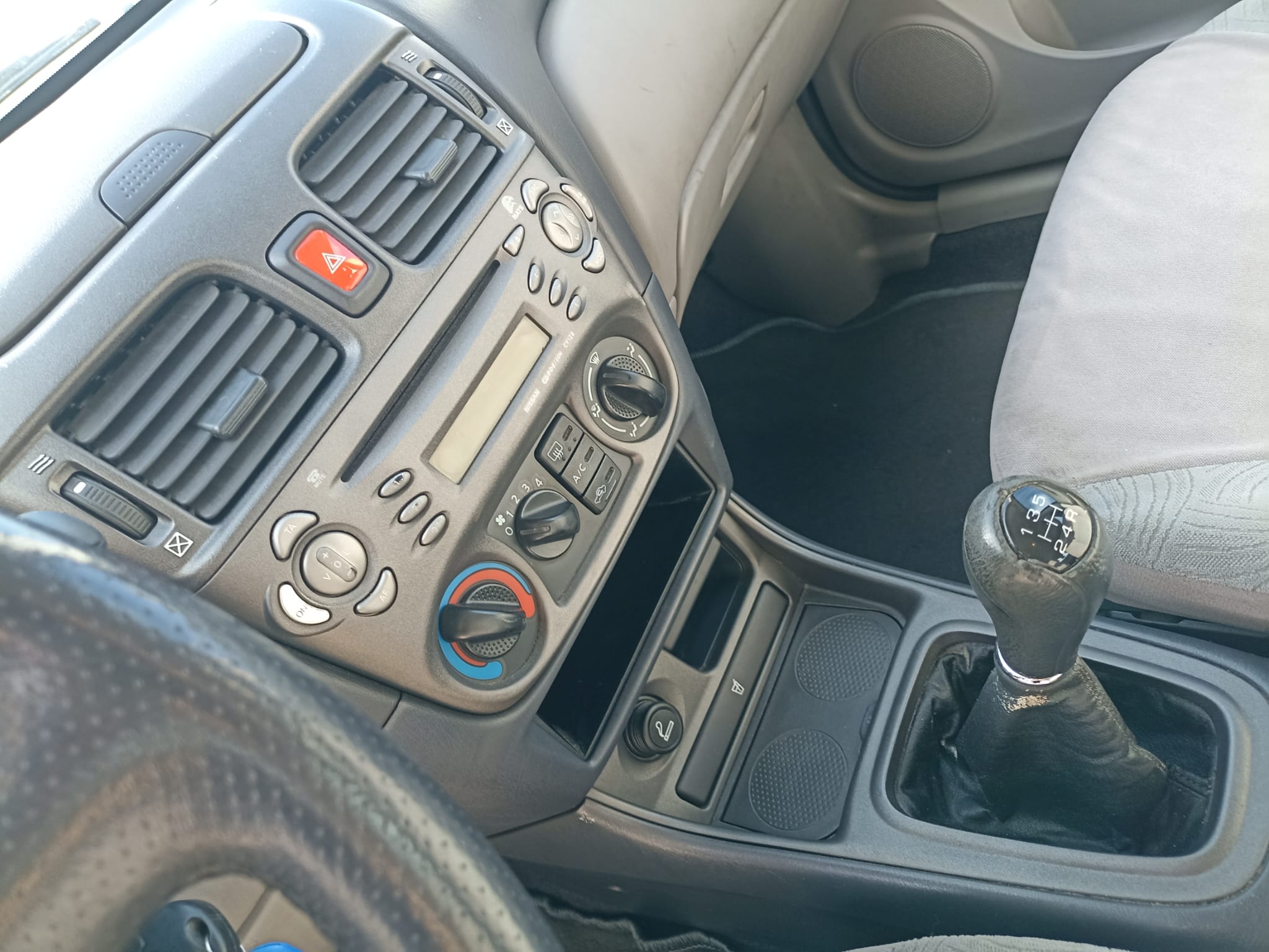 Nissan Almera – 2001