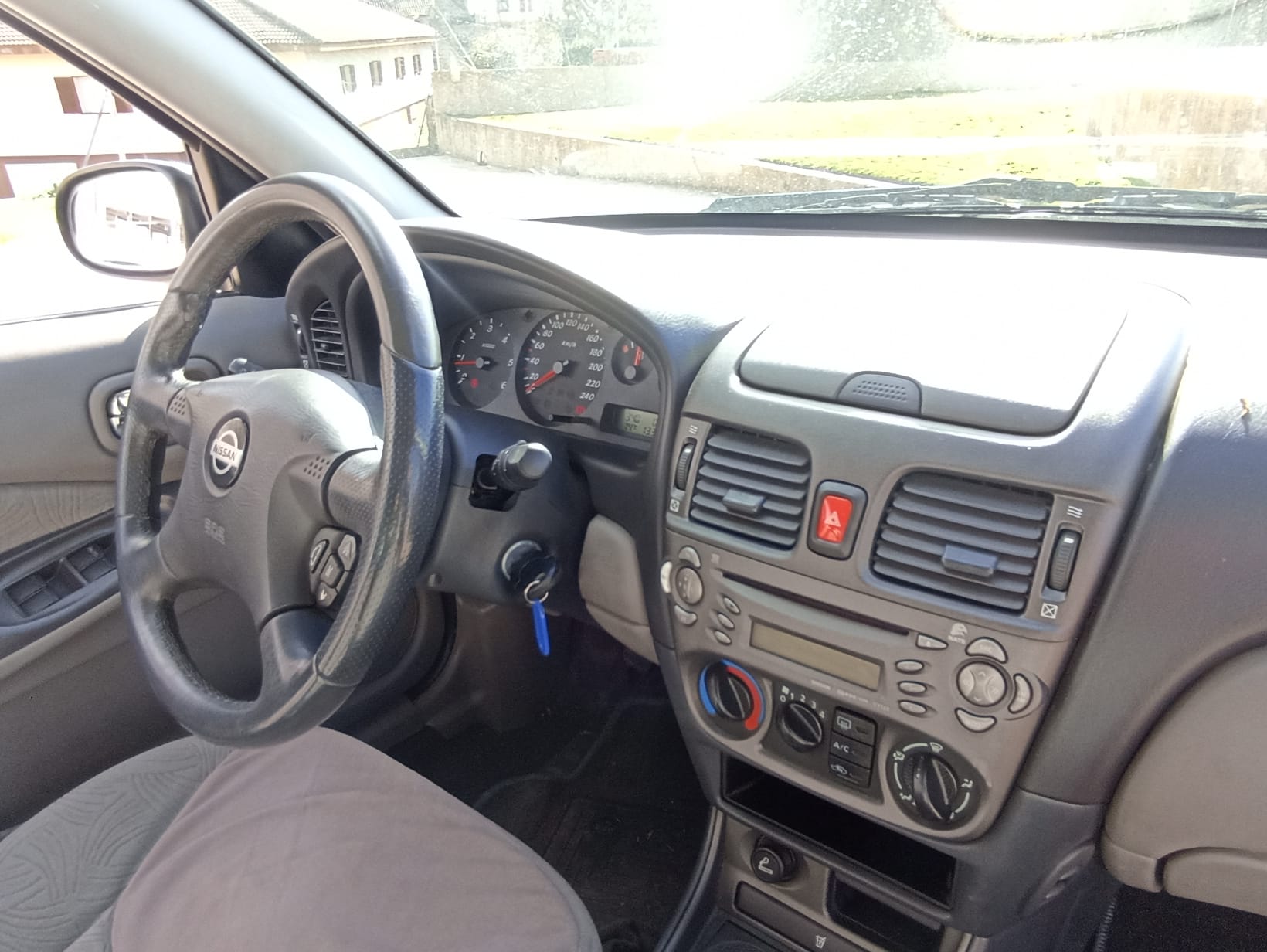 Nissan Almera – 2001